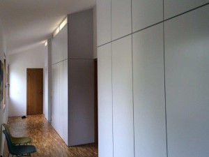 Einbauschrank raumhoch mit Schrägen